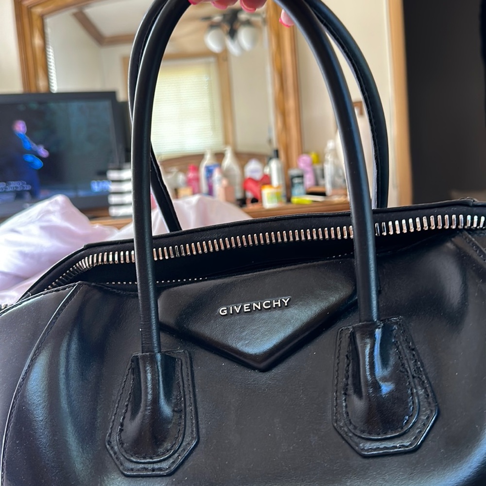 Black givenchy medium bag